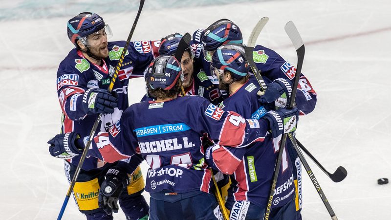 Berliner Eisbären Haben Es Geschafft: 100 Deutscher Meister   The Germanz