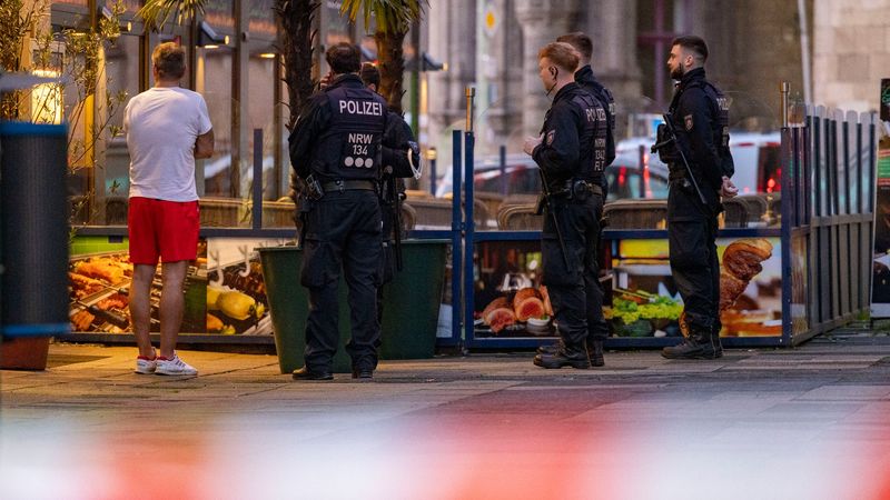 Messerangriff Im Fitnessstudio In Duisburg: Drei Opfer In Lebensgefahr ...